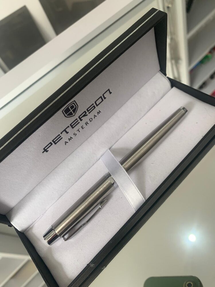 Metalowy długopis z czarnym tuszem - PETERSON z lazerowym grawerowaniem w etui. Personalizacja! - obrazek 5