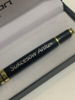 Metalowy długopis z czarnym tuszem - PETERSON z lazerowym grawerowaniem w etui. Personalizacja! - obrazek 7