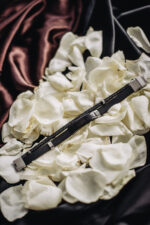 Bransoletka skórzana dla mężczyzny z warkoczem. Czarna blaszka. Personalizacja. Laserowe drawerowanie.