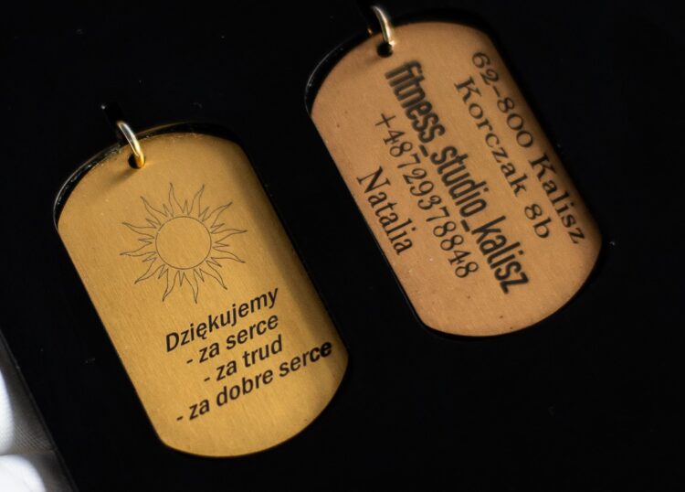 Nieśmiertelnik-brelok koloru złotego stal szlachetna z grawerowaniem laserowym! Personalizacja! - obrazek 3