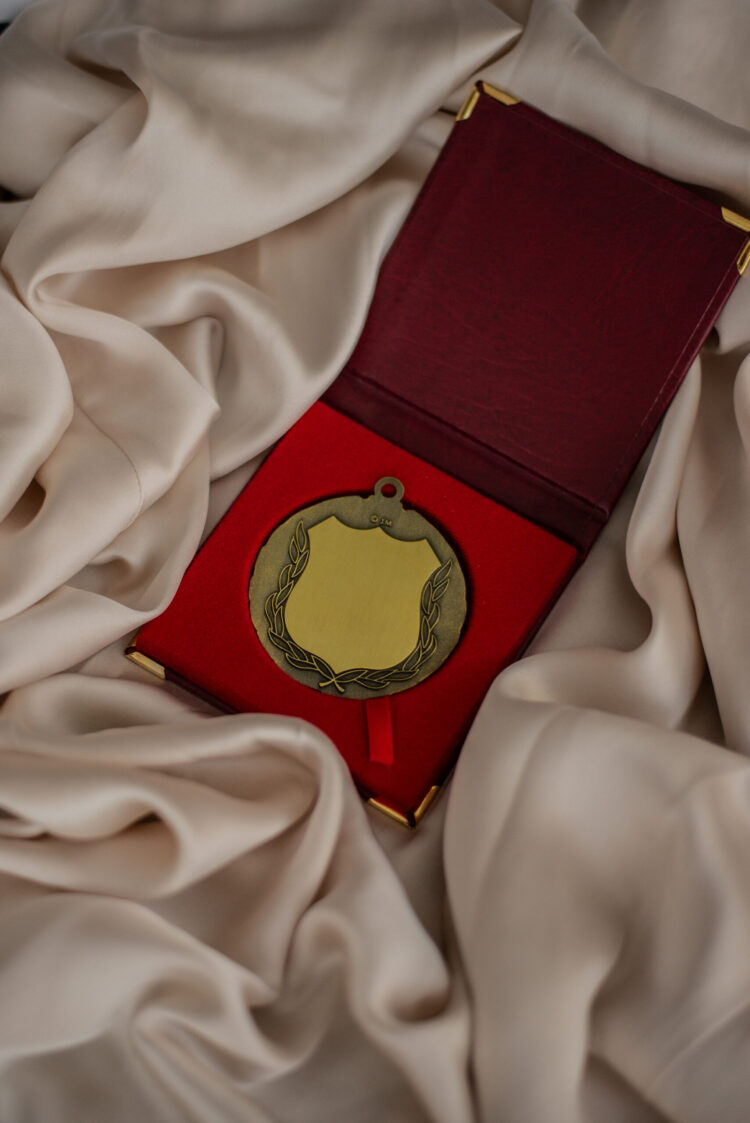 Medal, trofeum w reprezentacyjnym opakowaniu/personalizacja! Grawerowanie laserowe! - obrazek 4