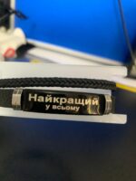 Bransoletka skórzana dla mężczyzny z warkoczem. Czarna blaszka. Personalizacja. Laserowe drawerowanie. - obrazek 8