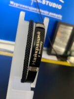 Bransoletka skórzana dla mężczyzny z warkoczem. Czarna blaszka. Personalizacja. Laserowe drawerowanie. - obrazek 3