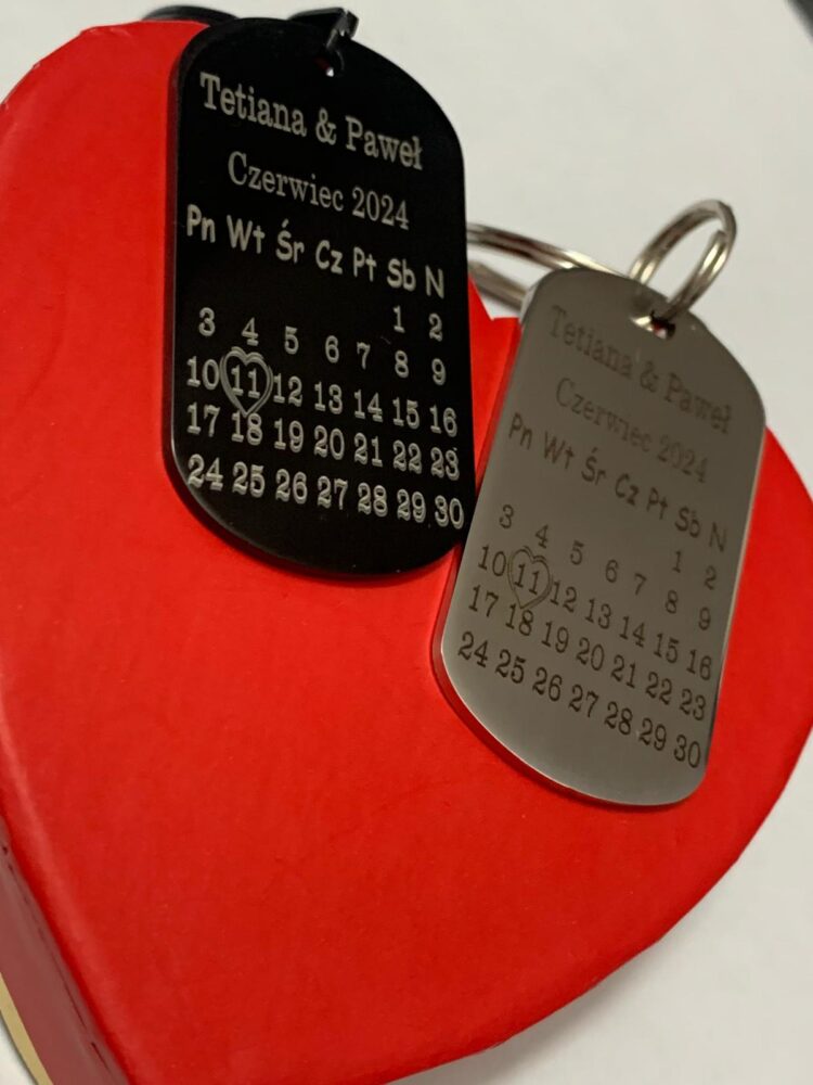 Parne metalowe breloki dla zakochanych. 2 szt. Kalendarz. Personalizacja! - obrazek 5
