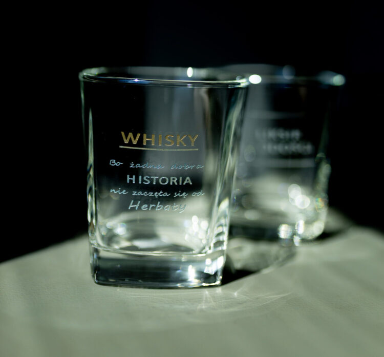 Grawerowana szklanka do whiskey/drinków "HISTORIA". Grawerowanie laserowe! - obrazek 4