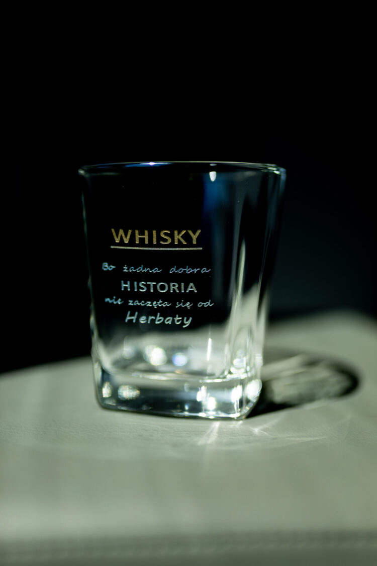 Grawerowana szklanka do whiskey/drinków "HISTORIA". Grawerowanie laserowe! - obrazek 3