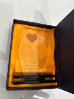 Kryształowa statuetka z personalizowanym grawerem w eleganckim pudełku! - obrazek 2