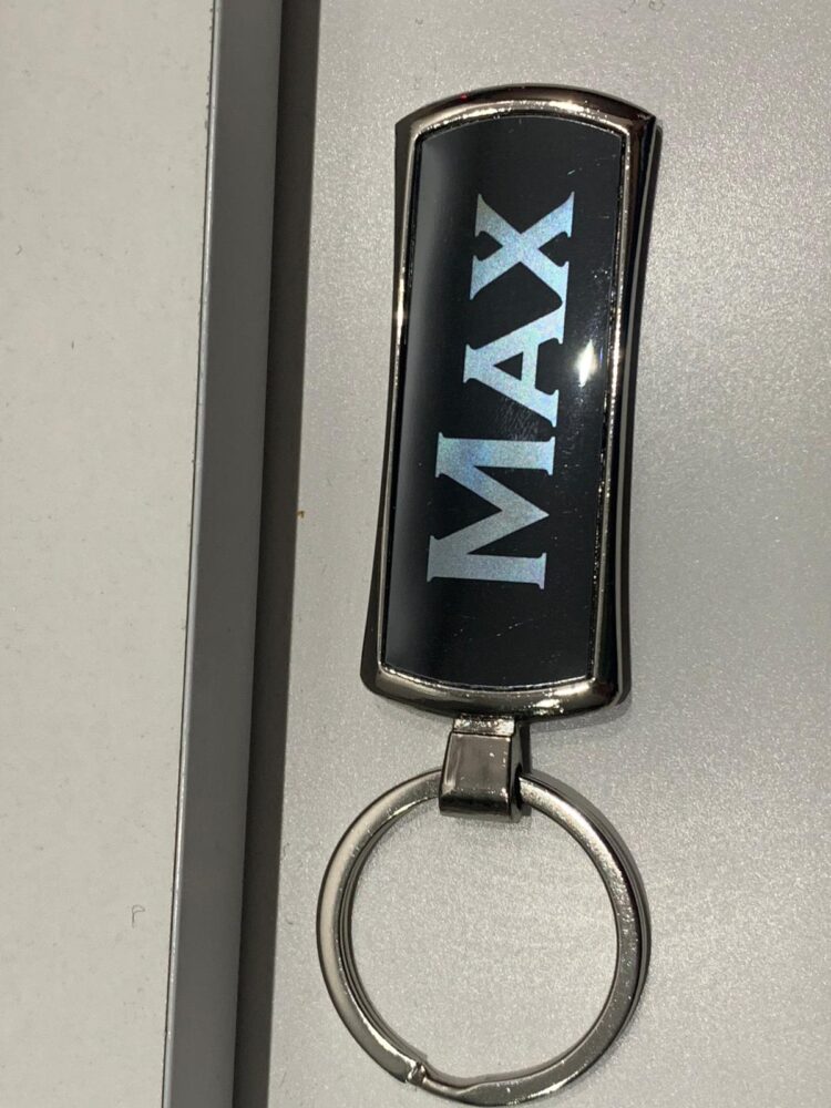 Brelok czarny z grawerowaniem laserowym. Personalizacja! - obrazek 2